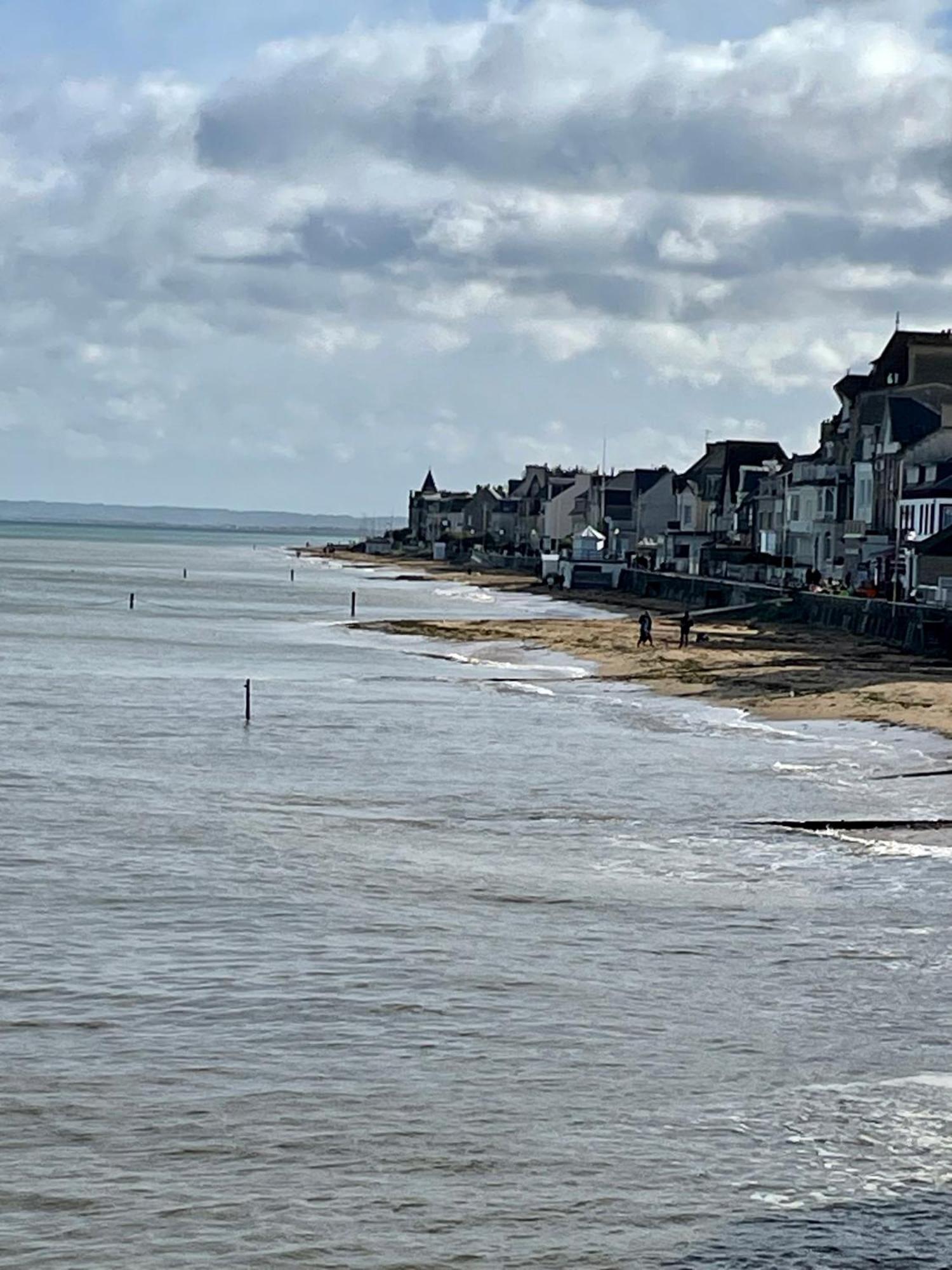 Saint-Aubin-Sur-Mer: Bel Appartement Traversant Экстерьер фото